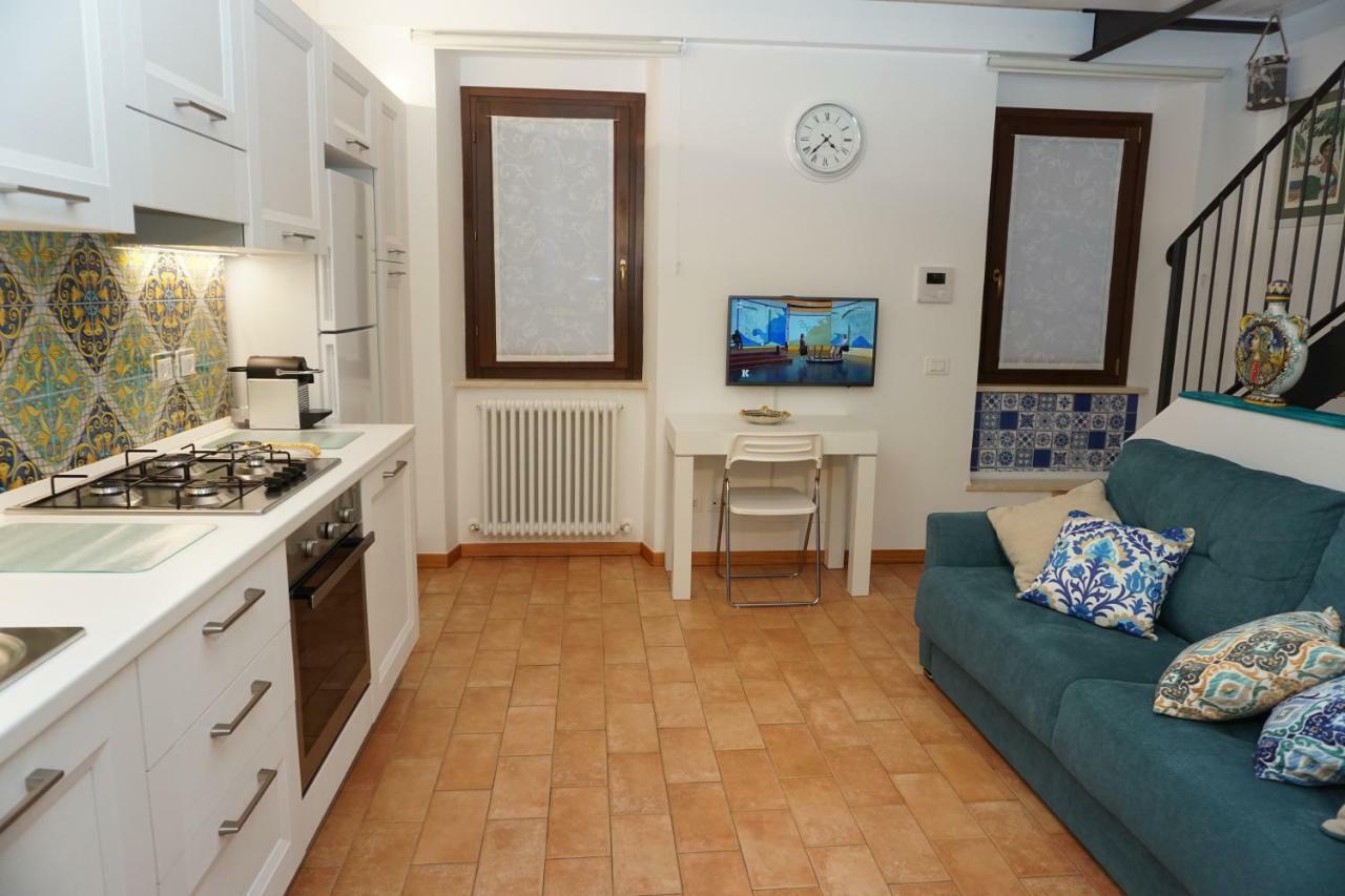Casa Vacanze Torre Dei Gualtieri Villa San Benedetto del Tronto Exteriör bild
