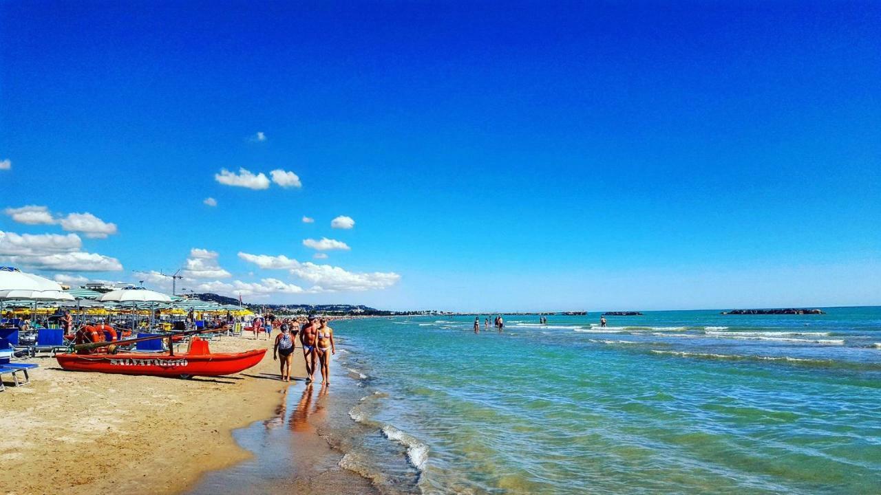Casa Vacanze Torre Dei Gualtieri Villa San Benedetto del Tronto Exteriör bild